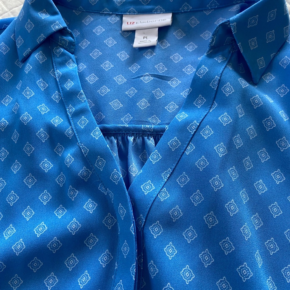 Liz Claiborne Azure and White Patterned Blouse Size LP - Picture 6 of 12